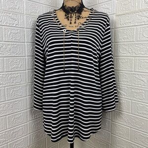 Chico’s Women’s‎ Size 2 Black White Striped Top 3/4 Bell Sleeve with Gold Chain